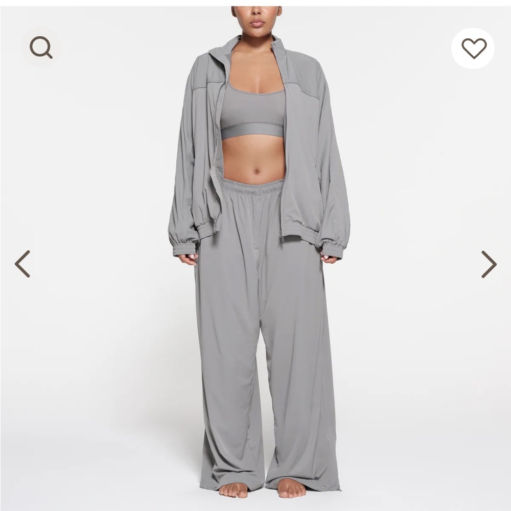 SKIMS WOVEN NYLON OVERSIZED JACKET